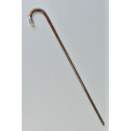 226A - A GEORGE V SILVER MOUNTED WALKING STICK, the tip of the curve with hallmarked mount, maker Henry Per... 