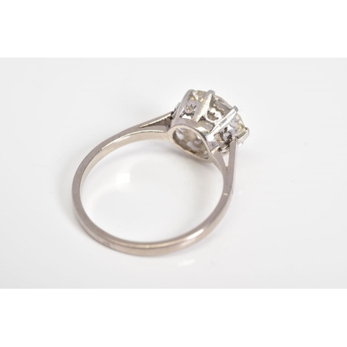 100 - A LARGE SINGLE STONE DIAMOND RING, a round brilliant cut diamond claw set, estimated diamond weight ... 