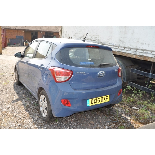 1001 - A 2015 HYUNDIA i10 SE FIVE DOOR CAR, in morning blue, Registration DX15 0XF, 998c petrol engine, 5 s... 