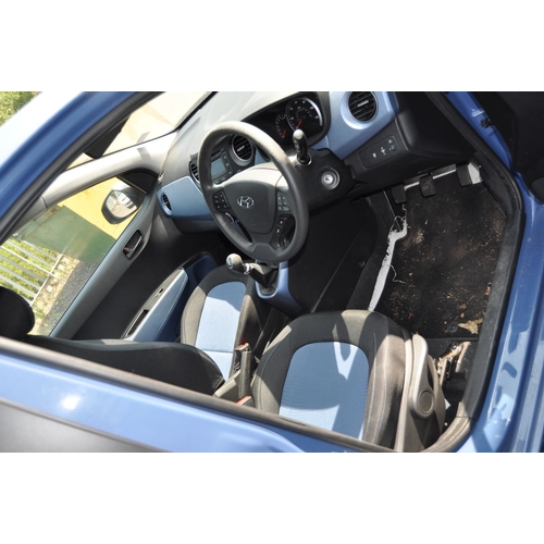 1001 - A 2015 HYUNDIA i10 SE FIVE DOOR CAR, in morning blue, Registration DX15 0XF, 998c petrol engine, 5 s... 