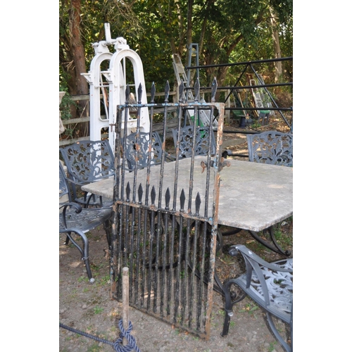 1007 - A VICTORIAN CAST IRON GATE, with spear head and shaft detail, original latch and hinges, 87cm wide a... 