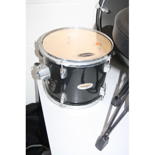 1129 - A STARCAST BY FENDER PARTIAL DRUM KIT, including 22'' x 16'' kick drum (no legs), a 16'' x 15'' floo... 