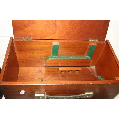 1145 - A J. SWIFT & SONS OPTICAL MEASURING INSTRUMENTS, (damaged adjuster) with original mahogany case, thr... 