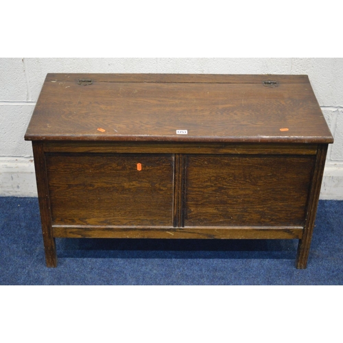 1253 - A 1940'S OAK BLANKET CHEST