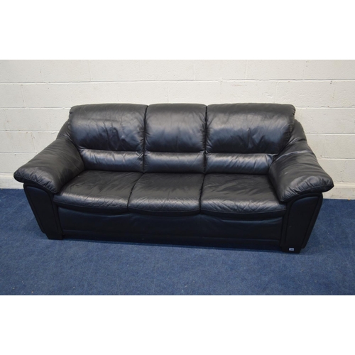 1303 - A MODERN BLACK LEATHER THREE SEATER SETTEE