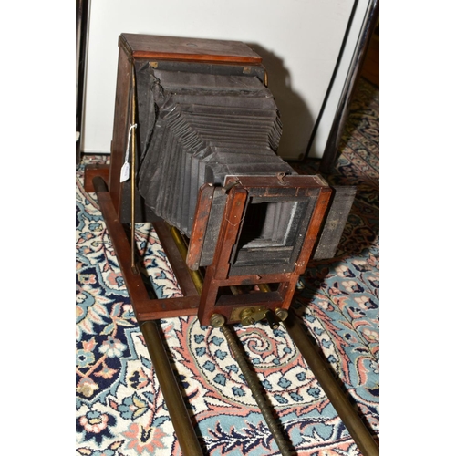 444 - J. LANCASTER & SONS PHOTOGRAPHIC ENLARGER, late 19th/early 20th Century, missing lens, illumination ... 