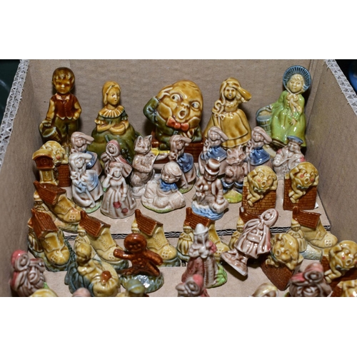 622 - APPROXIMATELY FIFTY WADE WHIMSIE NURSERY FAVOURITE NURSERIES MINIATURE FIGURES ETC, including charac... 