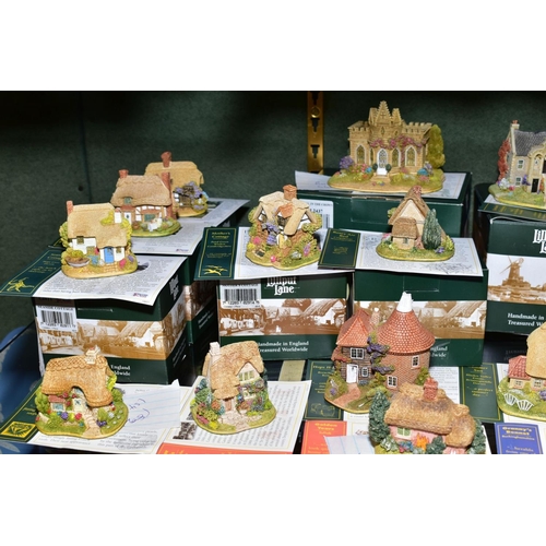 632 - THIRTY ONE LILLIPUT LANE SCULPTURES FROM THE BRITISH COLLECTION, various backstamps, all with deeds ... 