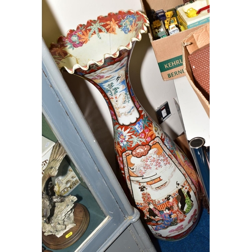 635 - A LATE 19TH CENTURY JAPANESE FLOORSTANDING VASE, having deeply fluted flared rim, decorated to the b... 