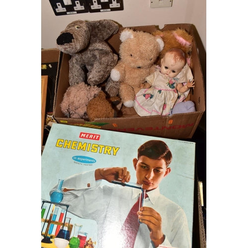 640 - A QUANTITY OF PUZZLES, GAMES AND SOFT TOYS, to include Merit Chemistry Set (not complete but in fair... 