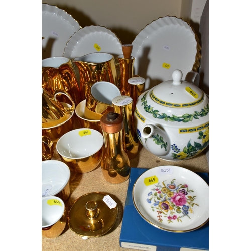 649 - A ROYAL WORCESTER RIO PATTERN TEAPOT AND A ROYAL WORCESTER GOLD LUSTRE OVEN TO TABLE WARE SET, inclu... 