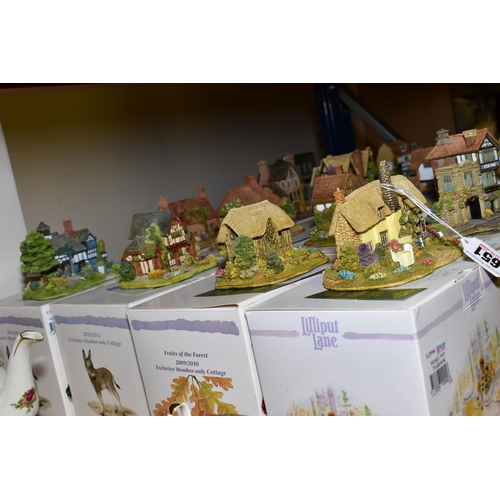 651 - FOURTEEN BOXED LILLIPUT LANE COLLECTORS CLUB SPECIAL EDITIONS SCULPTURES, all with deeds, 'Honey Pot... 