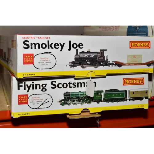 657 - A BOXED HORNBY RAILWAYS OO GAUGE FLYING SCOTSMAN TRAIN SET, No.R1039, comprising said locomotive and... 