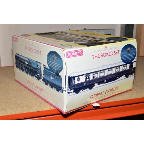 658 - A HORNBY RAILWAYS OO GAUGE 'ORIENT EXPRESS' THE BOXED SET, No.R1038, comprising Rebuilt Merchant Nav... 