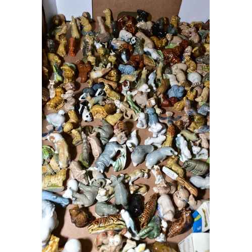 681 - A BOX OF WADE WHIMSIES, BOXED AND LOOSE, includes Wild animals, birds, dogs, fish, farm animals etc,... 