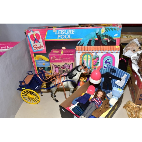 715 - A QUANTITY OF BOXED AND UNBOXED PEDIGREE SINDY DOLLS AND ACCESSORIES, to include unboxed doll in wee... 