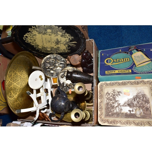 731 - BOXED OSRAM PARTY LIGHTS, MID 20TH CENTURY CREAM PLASTIC JEWELLERY AND TWO BOXES OF METALWARES, SUND... 