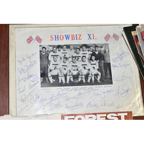 735 - NOTTINGHAM FOREST EPHEMERA, a collection of programmes, signed greetings cards and signed framed mem... 