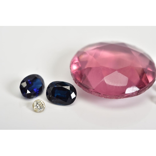 81 - A SELECTION OF LOOSE GEMSTONES, to include a round brilliant cut diamond, approximately 3mm, an old ... 