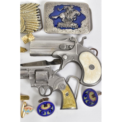 91 - A SELECTION OF ITEMS, to include eight belt buckles in forms such as Harley Davidson motor cycles, t... 