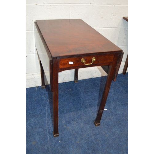 1335 - AN 18TH CENTURY OAK PEMBROKE TABLE, with a single drawer, open width 89cm x closed width 55cm x dept... 