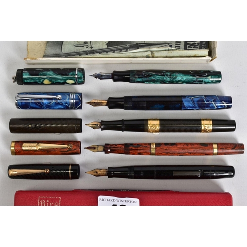 42 - A SELECTION OF FIVE FOUNTAIN PENS, to include three 'swan' fountain pens each with 14ct gold nibs an... 