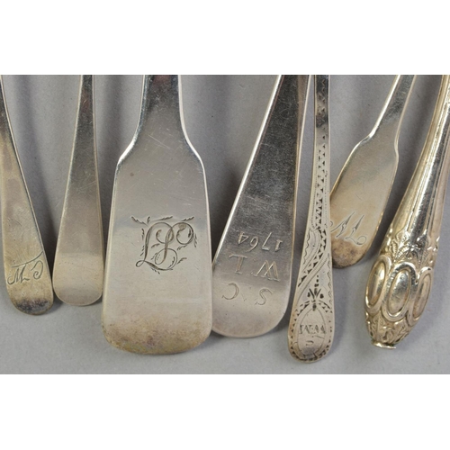 117 - A SMALL PARCEL OF 18TH AND 19TH CENTURY SILVER FLATWARE, including a George IV, fiddle pattern table... 