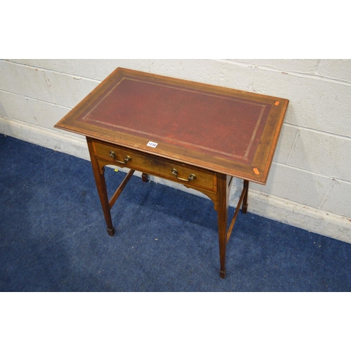 1238 - AN EARLY 20TH CENTURY ARTS AND CRAFTS MAHOGANY AND SATINWOOD BANDED, sides folds oxblood leather inl... 