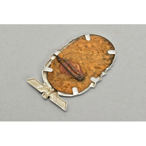 258 - A GERMAN 3RD REICH GAUTAG TINNIE BADGE, for Ost-Hannover 1939, nice and complete with cork backing i... 