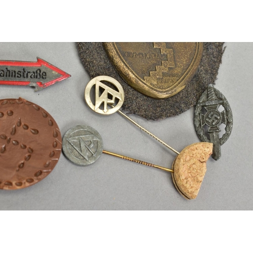 271 - A SMALL COLLECTION OF GERMAN 3RD REICH BADGES ETC, together with two medallions, as follows, (a) thr... 