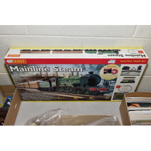 497 - BOXED HORNBY RAILWAY 00 GAUGE MAINLINE STEAM TRAIN SET NO R1032, comprising class B12 locomotive No ... 