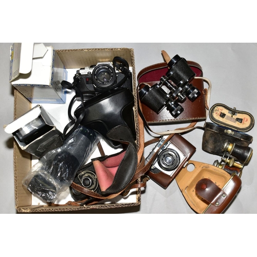 534 - PHOTOGRAPHIC EQUIPMENT etc to include an Olympus OM10 camera with 50mm f1.8 lens - aperture is stick... 