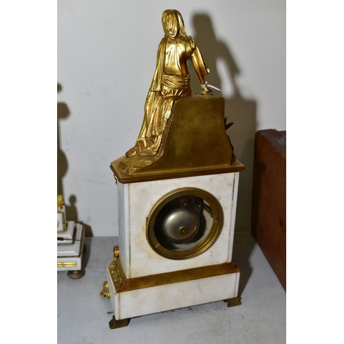 538 - A MID 19TH CENTURY GILT METAL AND WHITE MARBLE MANTLE CLOCK, BY RAINGO FRERES OF PARIS, the surmount... 