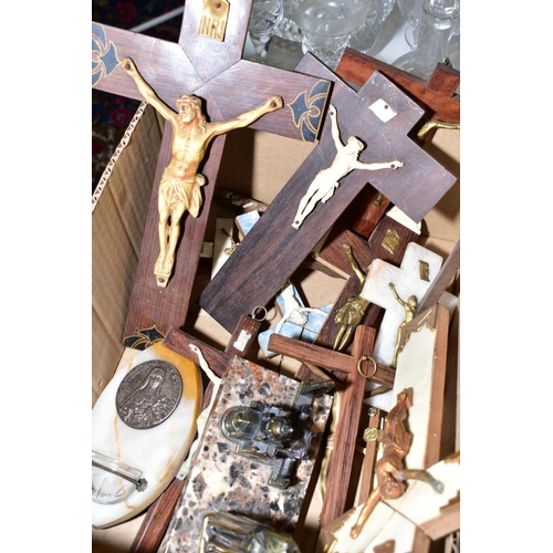 547 - A SMALL BOX OF CRUCIFIXES OF VARIOUS SIZES each bearing an image of Jesus, largest size approximatel... 