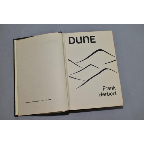 554 - HERBERT FRANK, DUNE, a first edition published by Victor Gollancz 1966 lacks front facing end paper