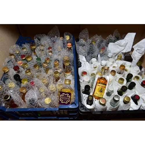 394 - A COLLECTION OF TWO HUNDRED AND FORTY 'MINIATURE' BOTTLES OF WHISKY, WINE, SPIRITS AND LIQUEURS INCL... 