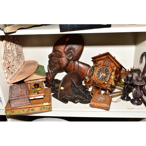 349 - A COLLECTION OF TREEN AND MISCELLANEOUS ITEMS, including modern novelty boxes, a cuckoo clock, coat ... 