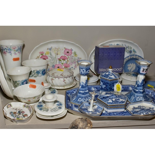 375 - A WEDGWOOD BONE CHINA BLUE AND WHITE FALLOW DEER PRINTED SEVEN PIECE DRESSING TABLE SET, brown Portl... 