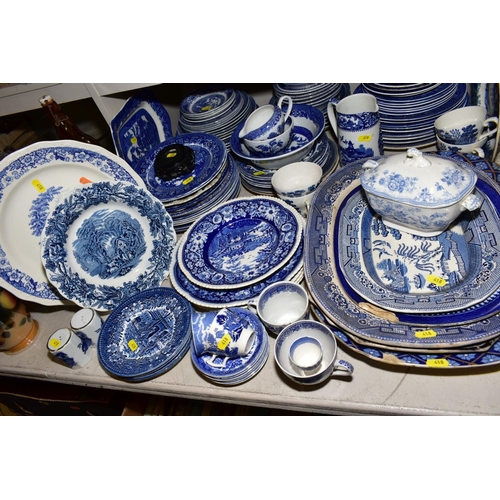 418 - A QUANTITY OF BLUE AND WHITE DECORATED POTTERY AND PORCELAIN, including six Prunus blossom ginger ja... 