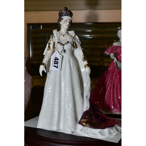 487 - FOUR ROYAL WORCESTER ROYAL FIGURES, comprising limited edition 'Queen Elizabeth II' No855/4500, with... 