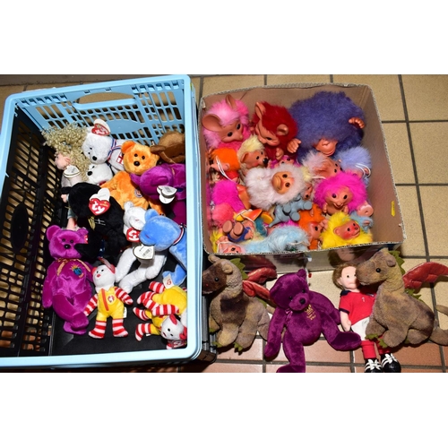 388 - A COLLECTION OF VINTAGE RAULS/PLASTECH HAPPY GANG FIGURES, to include Debbie Duck, Big Bunny, Ossie ... 