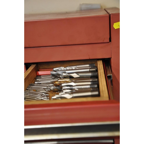 124 - A SUPERLINE PRO MECHANICS TOOL CHEST, with eight drawers full of milling Machine tools and cutters