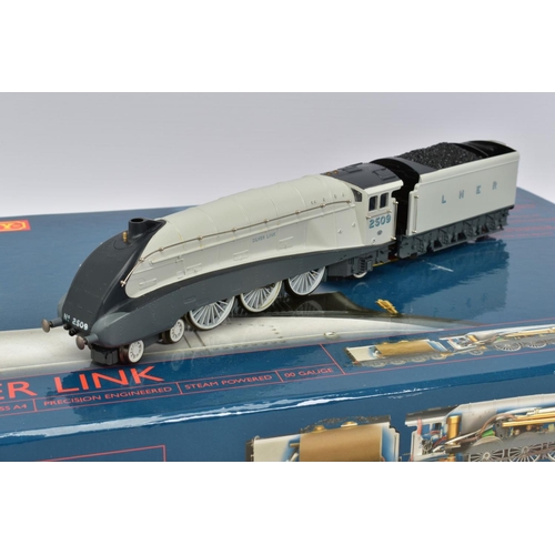 35 - A BOXED HORNBY RAILWAYS OO GAUGE LIVE STEAM LOCOMOTIVE AND TENDER, A4 Class 'Silver Link' No.2509, L... 