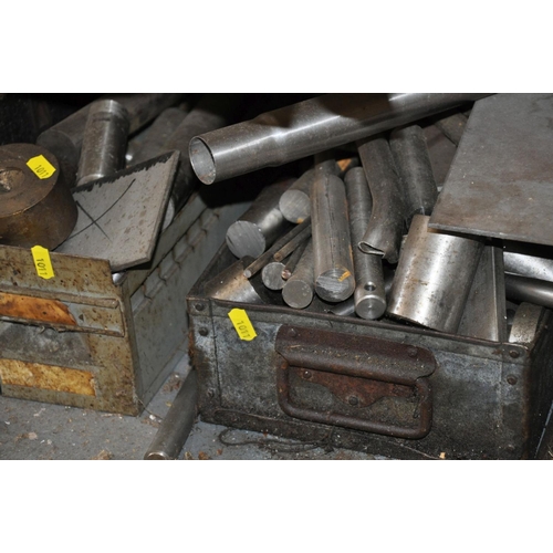 76 - A QUANTITY OF STEEL BAR AND PLATE, of varying sizes and thicknesses