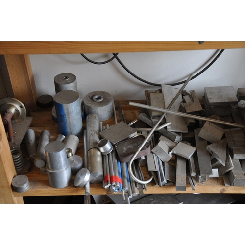 84 - A QUANTITY OF WORKED AND UNWORKED ALUMINIUM, plate and bar