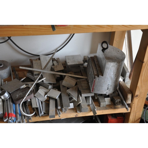 84 - A QUANTITY OF WORKED AND UNWORKED ALUMINIUM, plate and bar