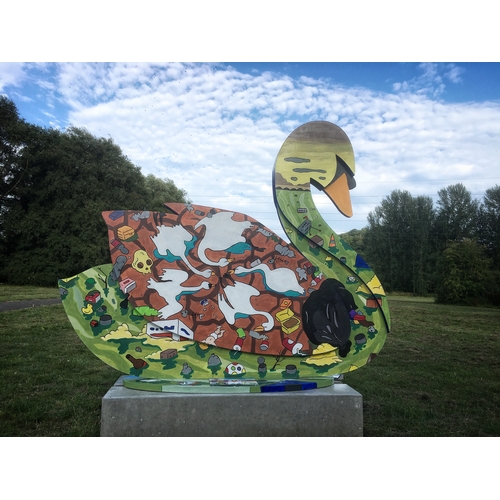 13 - SWAN 'CLIMATE CHANGE', Artist Lesley Bushell, Painted by Tracey Parr, Sponsor Hardy Signs, Sponsored... 