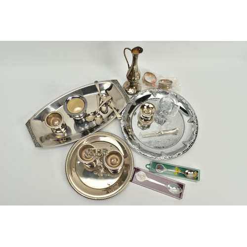 111 - A SMALL SELECTION OF METALWARE, to include two silver engine turn design napkin rings, hallmarked Bi... 