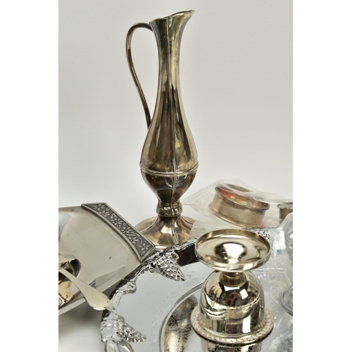 111 - A SMALL SELECTION OF METALWARE, to include two silver engine turn design napkin rings, hallmarked Bi... 