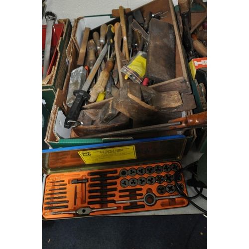 1143 - FOUR TRAYS CONTAINING HAND TOOLS AND A BOSCH PST 65 PAE JIGSAW (PAT pass and working), including a s... 